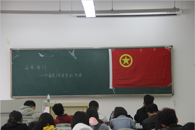 QQ截图20181024185409.png QQ截图20181024185409.png