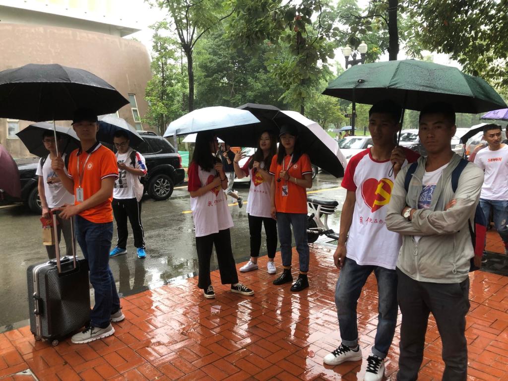 党员服务新闻照.jpg 党员服务新闻照.jpg