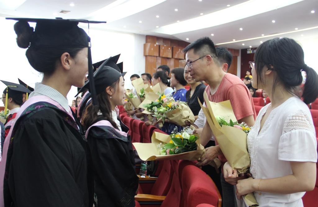 毕业典礼5.jpg 毕业典礼5.jpg